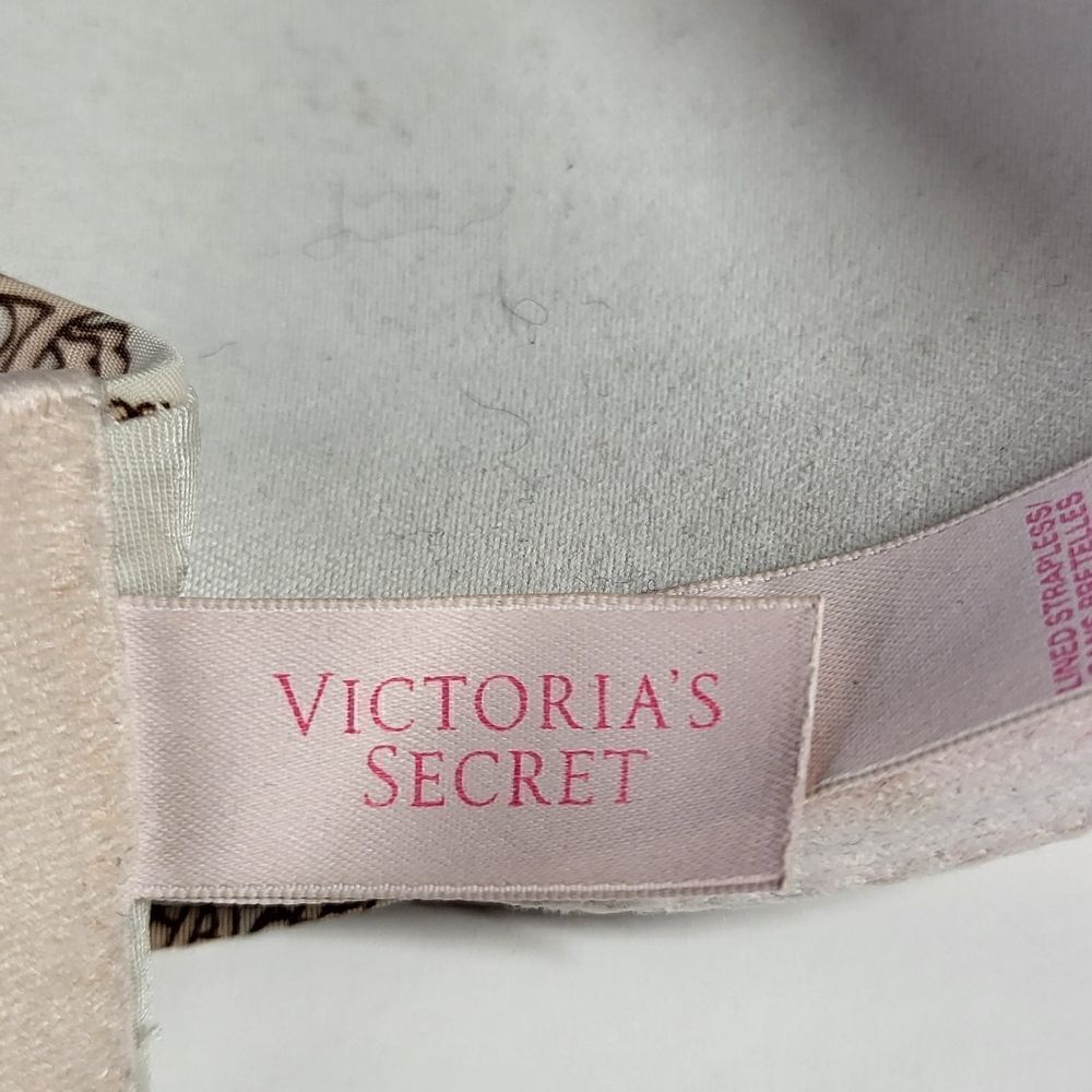 Victoria Secrets Bra - Picture 2 of 5